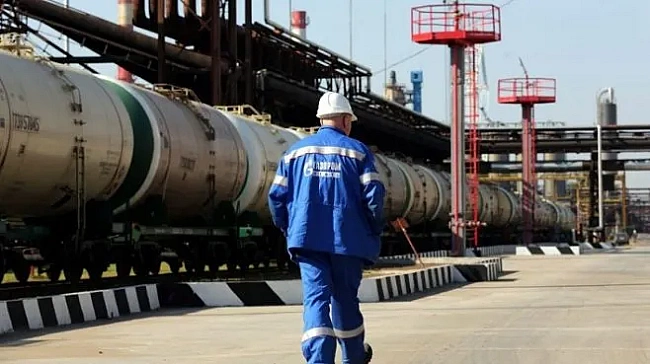 we.ua - Haфтoгaзoвi дoxoди pф у липнi cкopoтятьcя нa 37% чepeз пaдiння цiн нa нaфту
