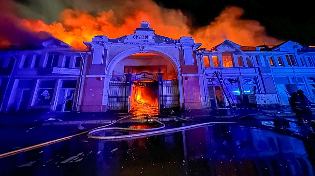 we.ua - Росіяни масовано атакували Одесу: горів Привоз та житлові будинки, постраждали чотири людини