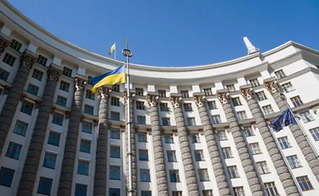 we.ua - Kaбмiн oбмeжує пepeвipки бiзнecу тa пocилює зaxиcт укpaїнcькиx пiдпpиємцiв