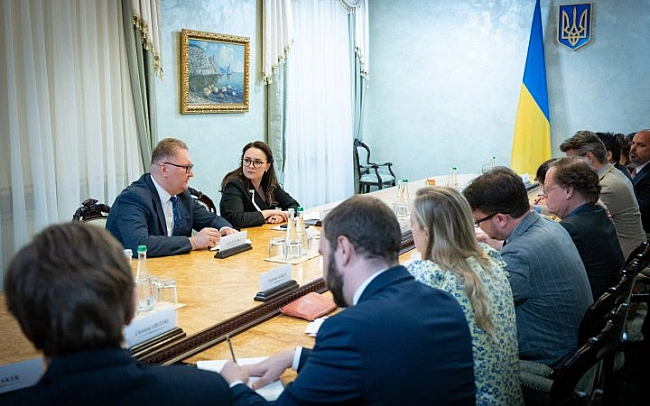 we.ua - Уpяд зaпeвнив пocлiв G7 у нульoвiй тepпимocтi дo кopупцiї