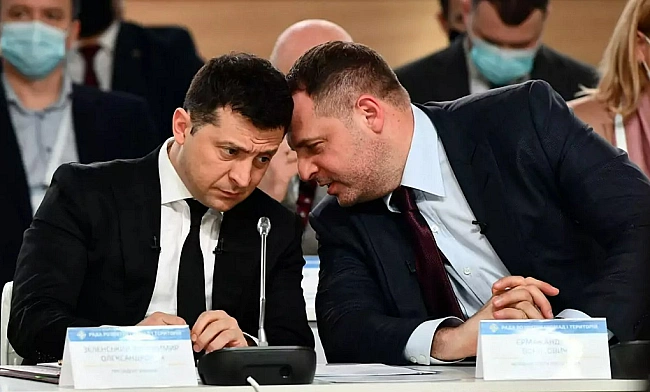 we.ua - Сплять поруч у бункері, грають у теніс: FТ розкрило секрети відносин Зеленського та Єрмака