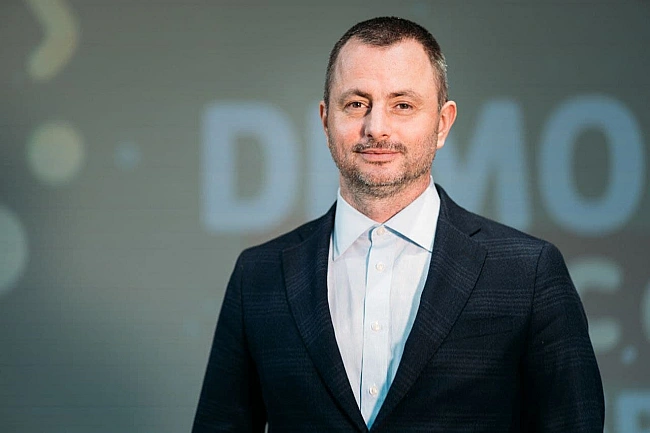 we.ua - Держава не надає: голова Деснянської РДА оголосив збір на особисту охорону