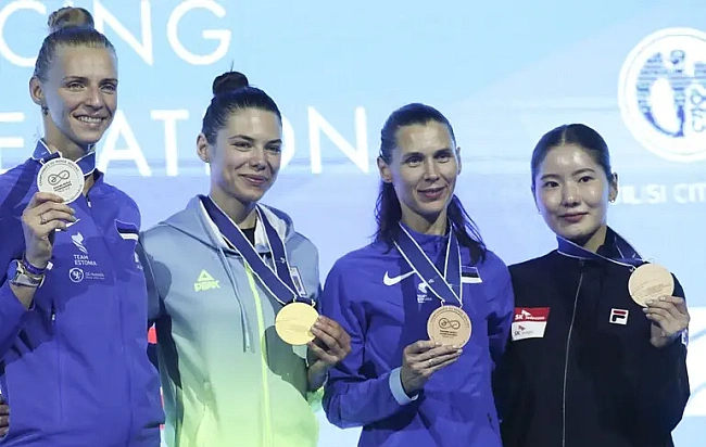 we.ua - Українська чемпіонка світу з фехтування Харькова відмовилася від спільного фото з росіянином на п'єдесталі