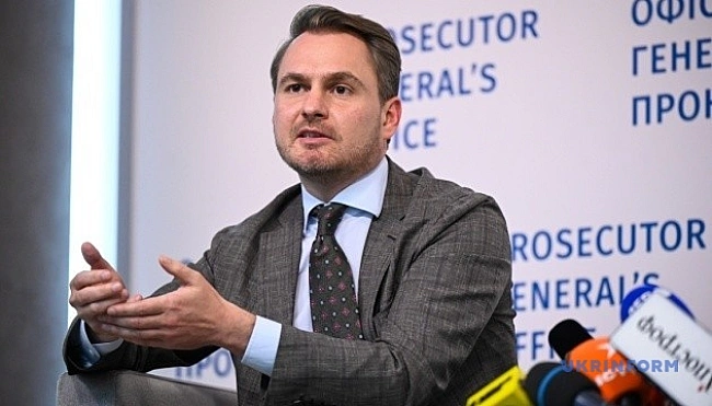 we.ua - Двом прокурорам оголосили підозру у викраденні, підробці та розголошенні особливо важливих документів - Кравченко