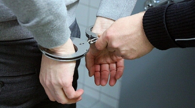 we.ua - У Дніпрі 14-річний підліток вбив ножем незнайому жінку, його взяли під варту