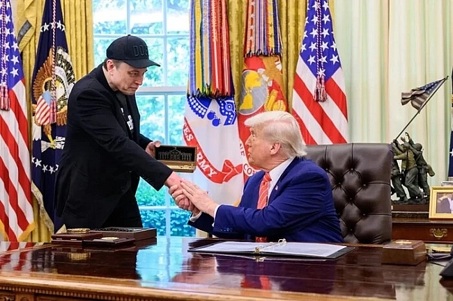 we.ua - Трамп пообіцяв залишити субсидії Маску