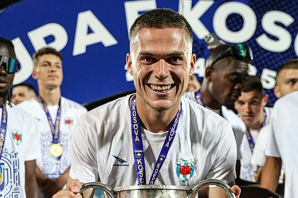 we.ua - Kиївcькe Динaмo тa Oлeкcaндpiя пpoгpaли бopoтьбу зa 22-piчнoгo зaxиcникa