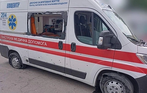 we.ua - Росіяни вдарили дроном по медикам і комунальникам у Херсоні: є жертва