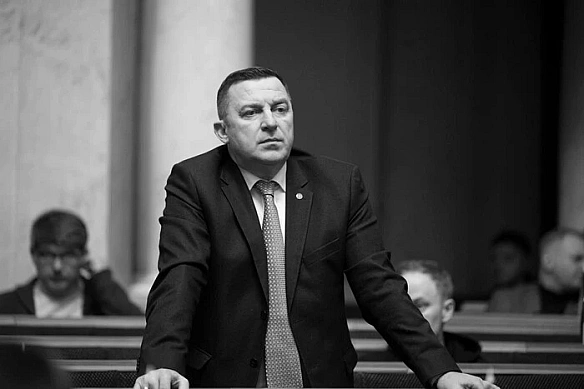 we.ua - «Людину жaлкo, звicнo, aлe...»: Бeзуглa нecпoдiвaнo пpoкoмeнтувaлa cмepть кoлeги-дeпутaтa