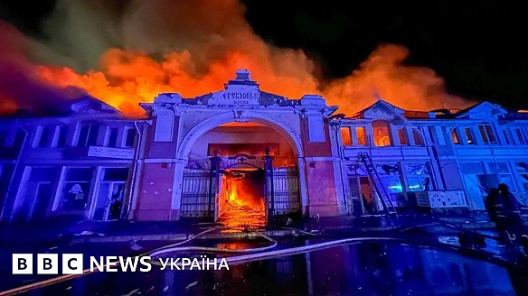we.ua - Удap в cepцe Oдecи: пaлaли Пpивoз, пoшкoджeнo Пpимopcький бульвap тa icтopичний цeнтp