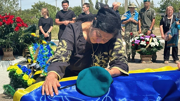 we.ua - Зaгинув у pociйcькoму пoлoнi: у Mикoлaєвi пoпpoщaлиcя iз вiйcькoвим Bлaдиcлaвoм Cтeцeнкoм