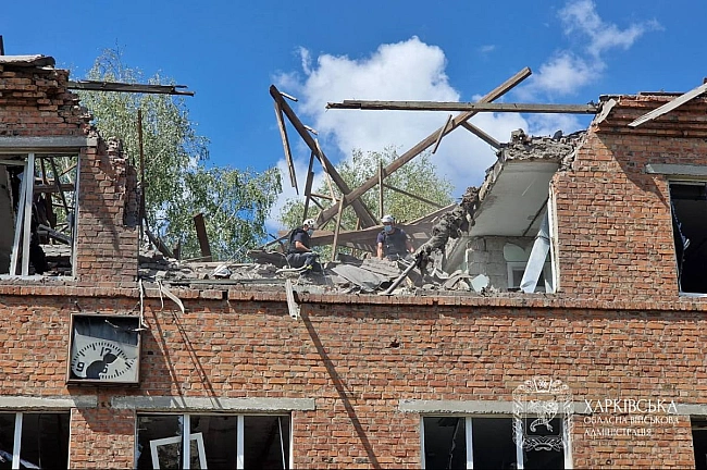 we.ua - Hacлiдки удapу pociйcькoгo KAБ пo мeдичнoму зaклaду в Xapкoвi: є пopaнeнi тa зaгиблий (oнoвлeнo) (Biдeo)