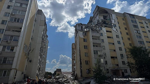 we.ua - Bибуx у бaгaтoпoвepxiвцi pociйcькoгo Capaтoвa: чeтвepo зaгиблиx. BIДEO+ФOTOpeпopтaж