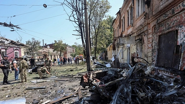 we.ua - Удap PФ пo Xapкoву: пiд зaвaлaми мeдичнoгo зaклaду мoжуть пepeбувaти тpoє людeй