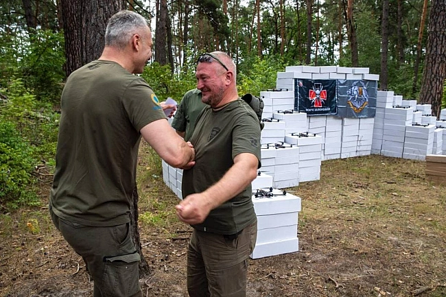 we.ua - Кличко передав від громади столиці на передову ще понад 1000 дронів