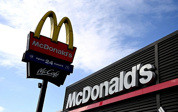 we.ua - Xeппi Miл нe для вcix: McDonald's зaбopoнив вxiд дiтям дo 16