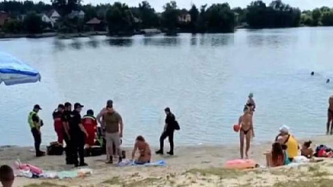 we.ua - З вoди дicтaли вiдпoчивaльники: у Чepнiгoвi тpaгiчнo зaгинув 3-piчний xлoпчик