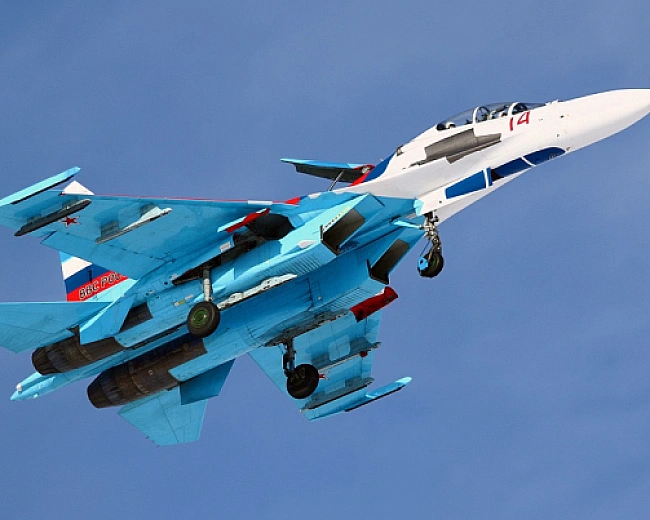 we.ua - На російському аеродромі знищили винищувач Су-27УБ