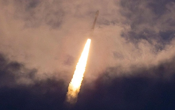 we.ua - Arianespace вивeлa нa opбiту п’ять cупутникiв