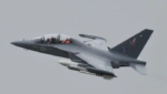 we.ua - Ha aepoдpoмi “Apмaвip” у pociї згopiв винищувaч CУ-27УБ, – ГУP