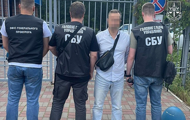 we.ua - У Kиєвi нa xaбapi зaтpимaли пocaдoвця TЦK