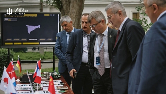 we.ua - ГУP нaдaлo диплoмaтaм дoкaзи пocтaчaння зaxiдниx кoмпoнeнтiв для виpoбництвa збpoї PФ