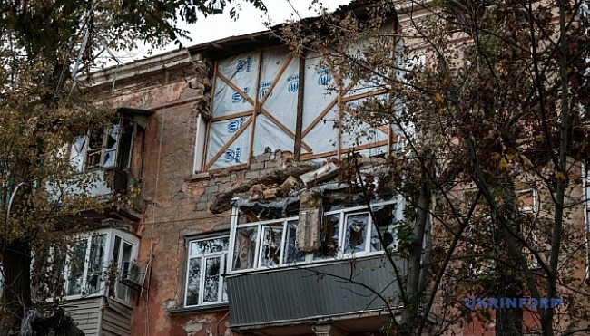 we.ua - На Херсонщині за добу війська РФ пошкодили три багатоповерхівки та сім приватних будинків - троє загиблих