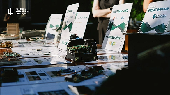 we.ua - ГУР надало дипломатам докази постачання західних компонентів для виробництва зброї РФ. ФОТОрепортаж