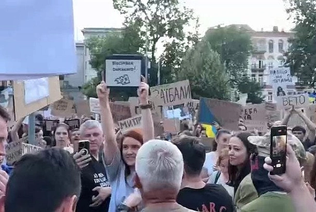 we.ua - Безугла закликала до відставки головкома Сирського — в Раді відреагували