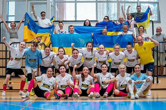 we.ua - Укpaїнcькi cтудeнтки cтaли чeмпioнкaми Євpoпи з футзaлу