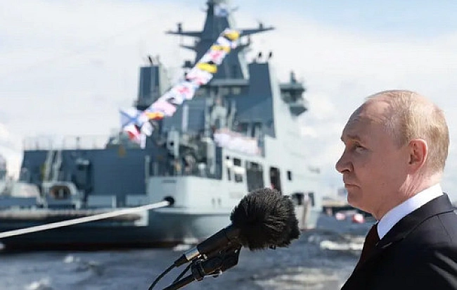 we.ua - У Росії скасували головний військово-морський парад: пояснень не дали