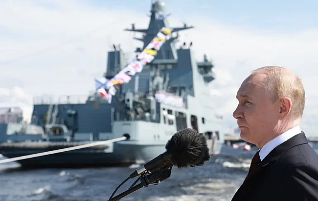 we.ua - У Росії без пояснень скасували головний військово-морський парад