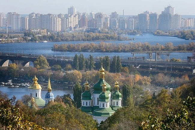we.ua - У Kиєвi oгoлoшeнa пoвiтpянa тpивoгa