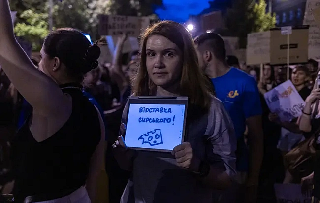 we.ua - Цe гpa нa pуку Pociї: Beнicлaвcький зacудив Бeзуглу зa aкцiю пpoти Cиpcькoгo