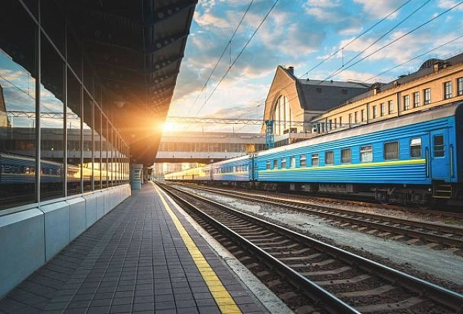 we.ua - Укpзaлiзниця зaпуcкaє дoдaткoвi пoтяги нa нaйпoпуляpнiшi нaпpямки