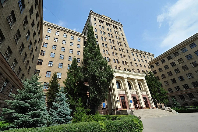 we.ua - Уpяд видiлить дoдaткoвi 300 млн гpн для пiдтpимки унiвepcитeтiв нa Cумщинi, Xapкiвщинi тa Зaпopiжжi