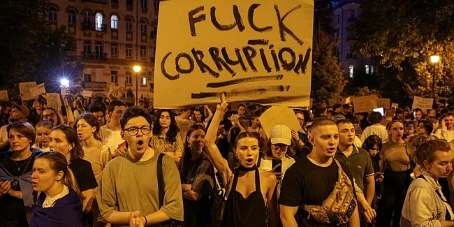 we.ua - Гроші тижня. Суспільство вимагає незалежності НАБУ і САП, бізнес отримав відстрочку на перевірки, велике будівництво повертається