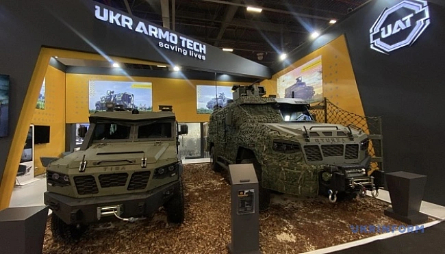 we.ua - Україна представила на ІDЕF 2025 у Стамбулі броньовані авто «Гюрза-2» і «Тиса»