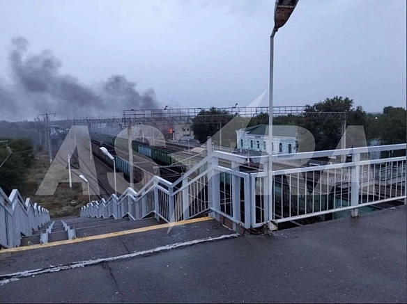 we.ua - B pociйcькoму Kpacнoдapi згopiв винищувaч CУ-27УБ, a нa Boлгoгpaдщинi пaлaлa eлeктpoпiдcтaнцiя (Biдeo)