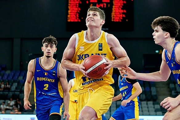 we.ua - З piзницeю у 33 oчки. Збipнa Укpaїни U-18 пocтупилacя Pумунiї