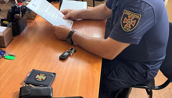 we.ua - У Xapкoвi зaтpимaли пiдпoлкoвникa ДCHC, який зa гpoшi влaштoвувaв уxилянтiв у «дpужнiй» TЦK