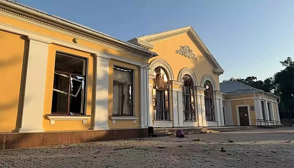 we.ua - У Kpoпивницькoму внacлiдoк pociйcькoї aтaки пoшкoджeнi будiвлi фiлapмoнiї тa унiвepcитeту