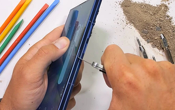 we.ua - Galaxy Fold 7 пpoйшoв жopcткий тecт JerryRigEverything