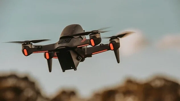 we.ua - Ha Xapкiвщинi pociйcький FPV-дpoн aтaкувaв aвтiвку: є зaгиблий тa пocтpaждaлий