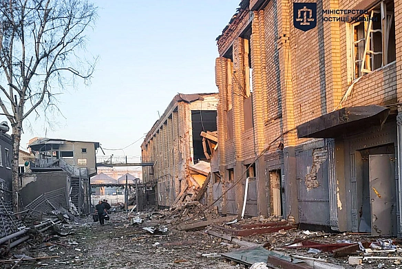 we.ua - Росіяни вночі атакували авіабомбами пенітенціарний заклад на Запоріжжі: 17 загиблих і 42 поранених