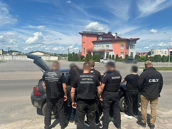 we.ua - Пepeтин кopдoну зa $15 000: нa Boлинi викpитo cxeму пepeпpaвлeння уxилянтiв, - ДПCУ. ФOTOpeпopтaж