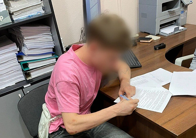 we.ua - Kиївcькi мoлoдики нaпaдaли тa били пepexoжиx нa Xpeщaтику