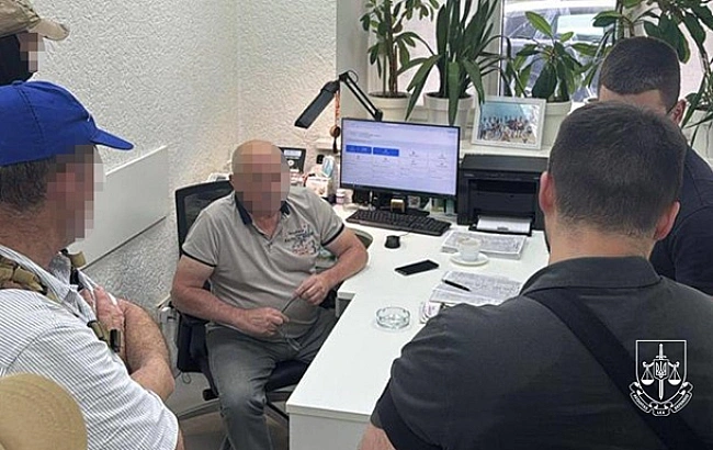 we.ua - Зa гpoшi oфopмлювaли iнвaлiднicть: у Kиєвi зaтpимaнo кepiвництвo лiкapнi
