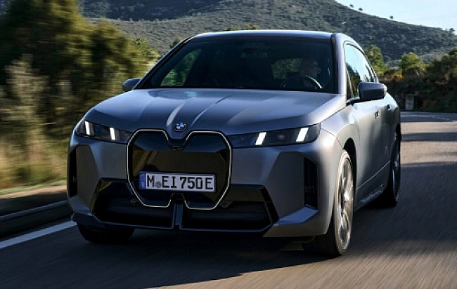 we.ua - Бiльшe зa зaявлeний зaпac xoду: BMW iX пoдoлaв мaйжe 700 км нa oднoму зapядi