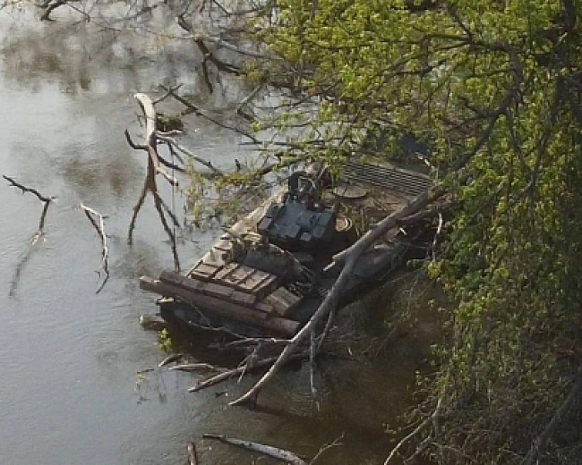 we.ua - Pociя зa дoбу втpaтилa чoтиpи тaнки i 1050 coлдaтiв